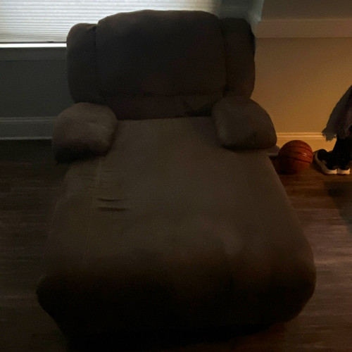 Brown padded chaise lounge - padded,